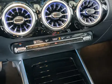Mercedes-Benz GLA 220 4M Progressive