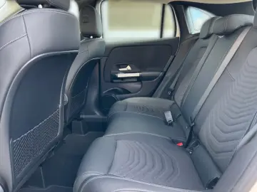 Mercedes-Benz GLA 200 d 4M