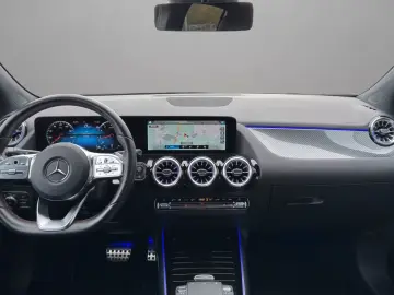 Mercedes-Benz GLA 200 AMG Night