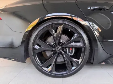 AUDI RS 7 4.0 TFSIquattro Virtual Head up B&O KERAMIK