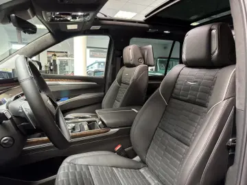 Cadillac Escalade Sport Platinum Black SUV 2026