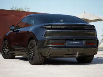 Porsche Cayenne Coupe Electric   3D Surround View
