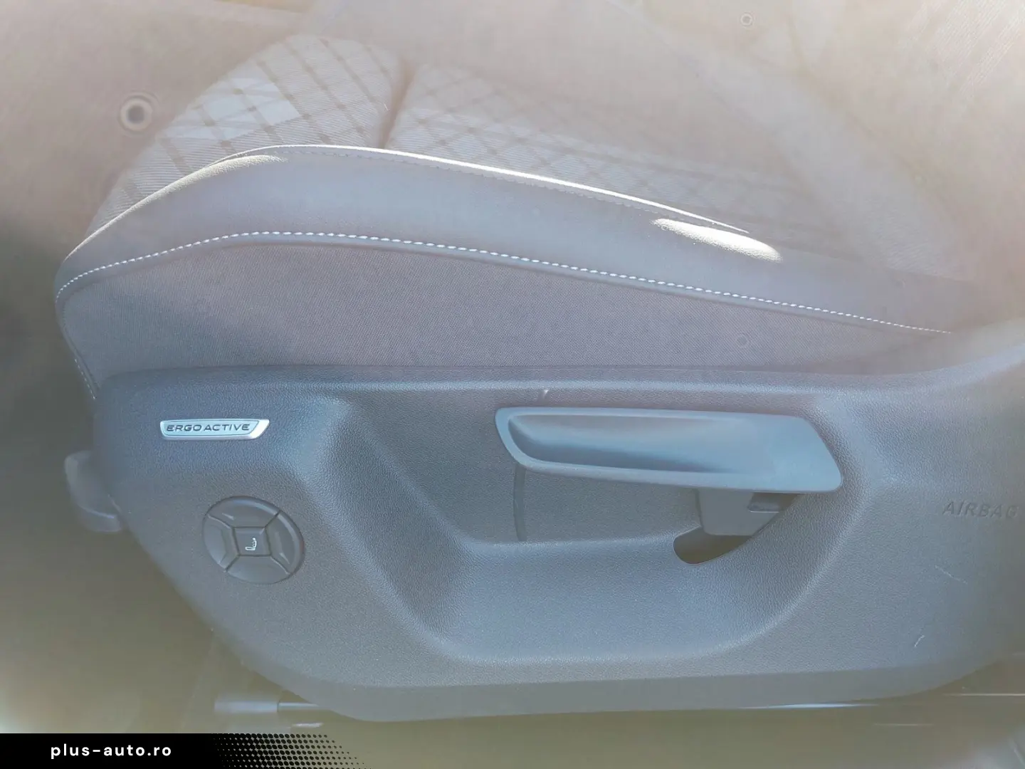 VW Tayron 2.0 TDI DSG 4M R-Line  HeadUp Pano