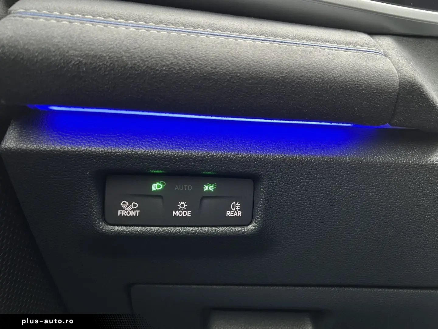 VW Tayron 2.0 TDI R-Line 4x4 DSG HUD PAN AHK 7-SITZ