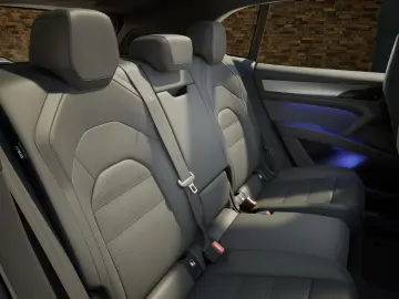 Porsche Cayenne Electric   SportDesign schwarz   BOSE