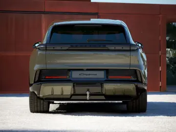 Porsche Cayenne Electric   SportDesign schwarz   BOSE