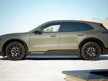 Porsche Cayenne Electric   SportDesign schwarz   BOSE
