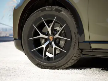 Porsche Cayenne Electric   SportDesign schwarz   BOSE