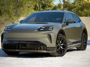 Porsche Cayenne Electric   SportDesign schwarz   BOSE