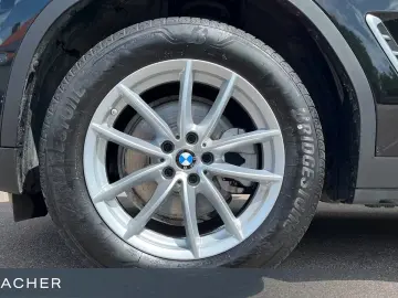 BMW X4 xDrive 20d A HUD AHK Sports seats electr