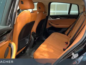 BMW X4 xDrive 20d A HUD AHK Sports seats electr
