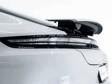 Porsche Panamera 4 E-Hybrid Burmester