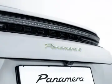 Porsche Panamera 4 E-Hybrid Burmester