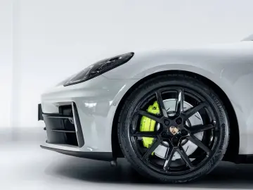Porsche Panamera 4 E-Hybrid Burmester