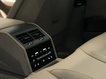 Porsche Panamera 4 E-Hybrid Burmester
