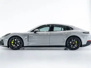 Porsche Panamera 4 E-Hybrid Burmester