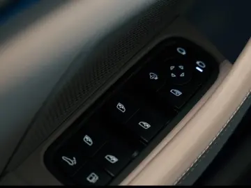 Porsche Panamera 4 E-Hybrid Burmester