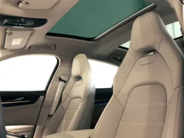 Porsche Panamera 4 E-Hybrid Burmester
