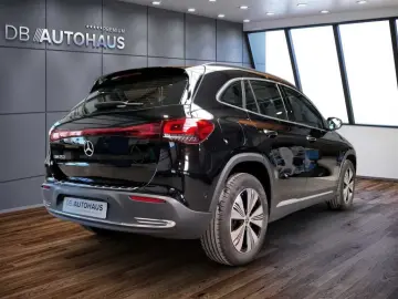 MERCEDES-BENZ EQA 250 Advanced-Plus-Paket
