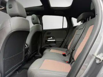 MERCEDES-BENZ EQA 350 4M Electric Art Pano AHK HUD M…