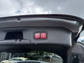 MERCEDES-BENZ EQA 350 4M Electric Art Pano AHK HUD M…