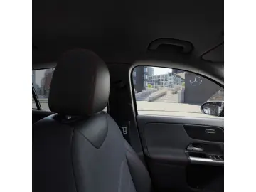 MERCEDES-BENZ EQA 250 AMG Sport Advanced LED NAVI KAMERA SHZ
