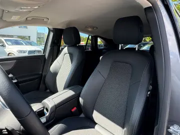 MERCEDES-BENZ EQA 250 Progressive