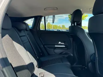 MERCEDES-BENZ EQA 250 Progressive