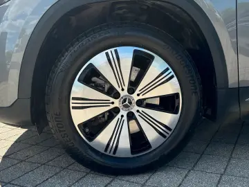 MERCEDES-BENZ EQA 250 Progressive