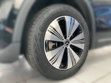 MERCEDES-BENZ EQA 250 MBUX Progressive Ambiente CarP…