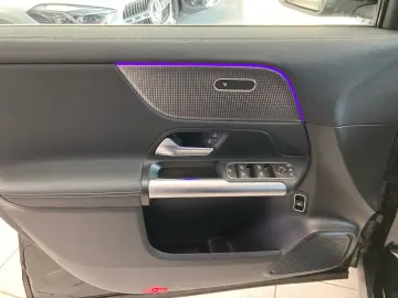 MERCEDES-BENZ EQA 250 MBUX Progressive Ambiente CarP…