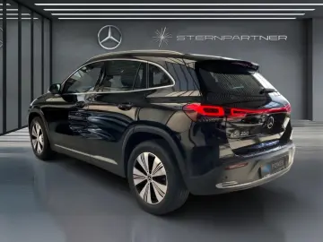 MERCEDES-BENZ EQA 250 MBUX Progressive Ambiente CarP…