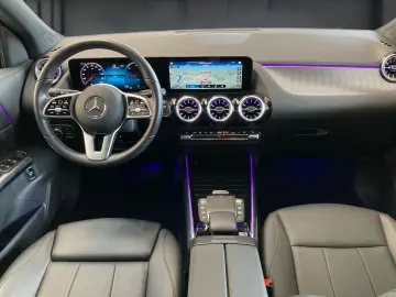 MERCEDES-BENZ EQA 250 MBUX Progressive Ambiente CarP…