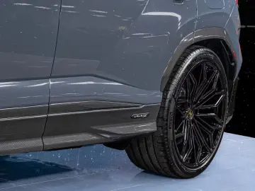 Lamborghini Urus SE 2026 Full Carbon