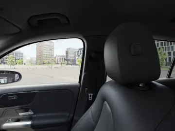 MERCEDES-BENZ EQA 250 Progressive AHK Easy-P Vorklim…