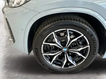 BMW X4 xDrive20i M Sport Navi AHK Kamera HiFi LED