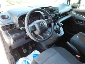 TOYOTA PROACE CITY KÜHLKASTENWAGEN -15C STROMVERSORGUNG