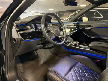 AUDI A8 60 TFSIe Lang quattro Chauffeur B&O Head-UP