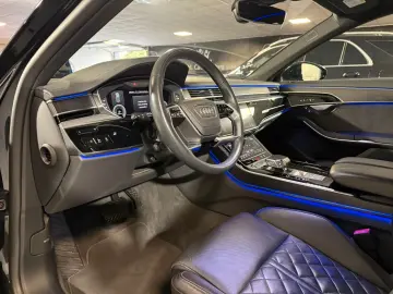 AUDI A8 60 TFSIe Lang quattro Chauffeur B&O Head-UP