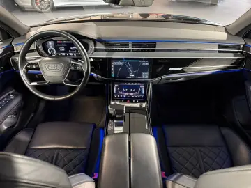 AUDI A8 60 TFSIe Lang quattro Chauffeur B&O Head-UP