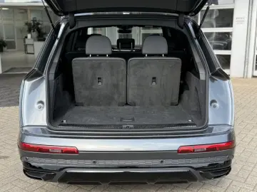 Audi Q7 50TDI S-LINE Competition Plus 7seats. FULL