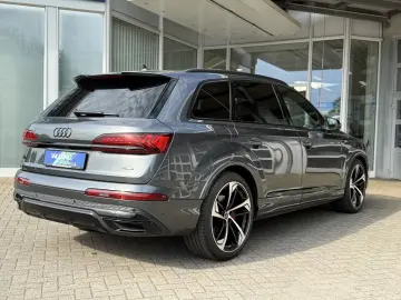 Audi Q7 50TDI S-LINE Competition Plus 7seats. FULL