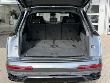 Audi Q7 50TDI S-LINE Competition Plus 7seats. FULL
