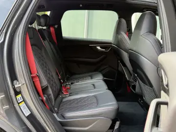 Audi Q7 50TDI S-LINE Competition Plus 7seats. FULL
