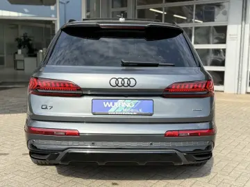 Audi Q7 50TDI S-LINE Competition Plus 7seats. FULL