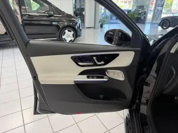 MERCEDES-BENZ GLC 300 e 4M AMG