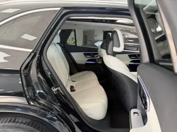 MERCEDES-BENZ GLC 300 e 4M AMG
