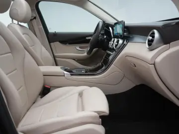 MERCEDES-BENZ GLC 300 4Matic 9G-Tronic AMG