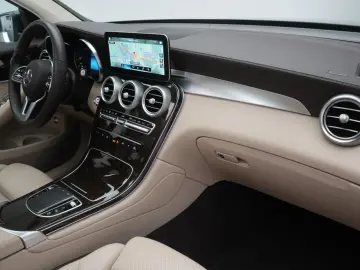 MERCEDES-BENZ GLC 300 4Matic 9G-Tronic AMG