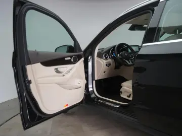 MERCEDES-BENZ GLC 300 4Matic 9G-Tronic AMG